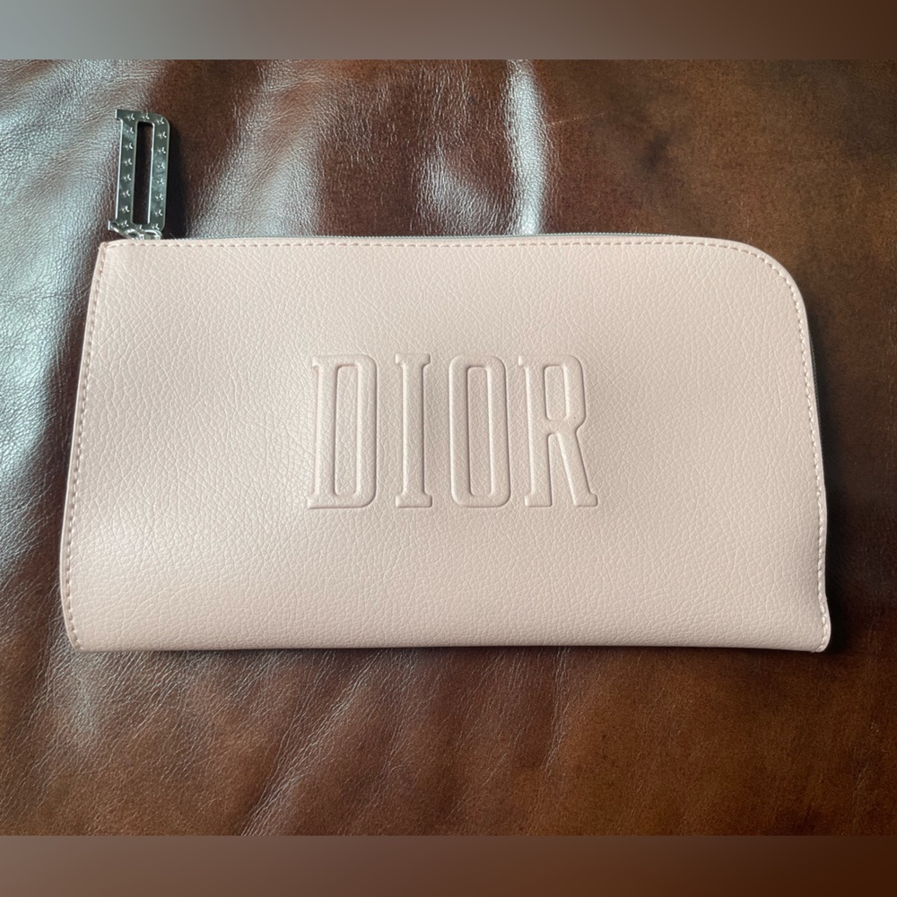 Dior travel makeup bag (pale pink)